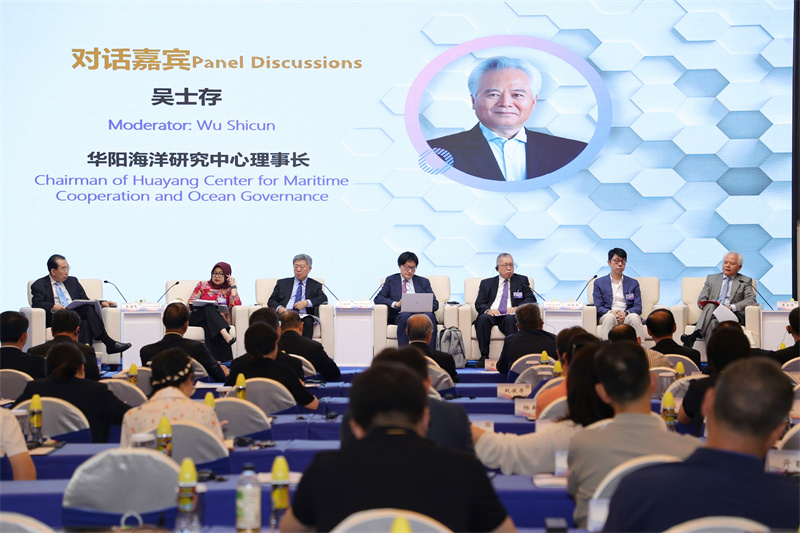 吴士存出席2025RCEP区域发展媒体智库论坛