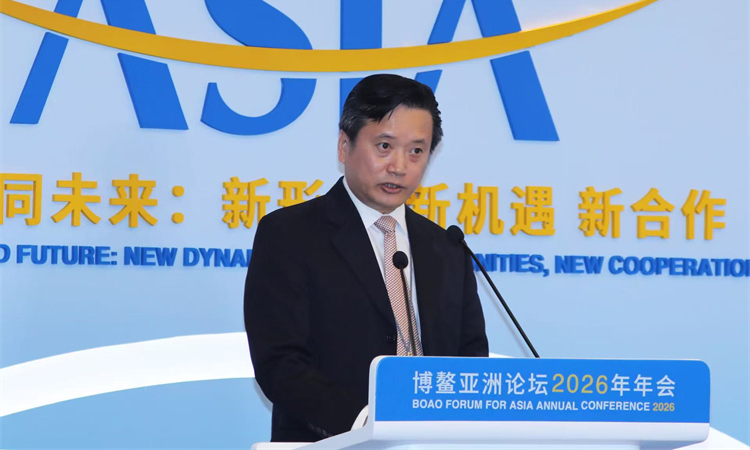 越南外交学院院长阮雄山发表主旨演讲